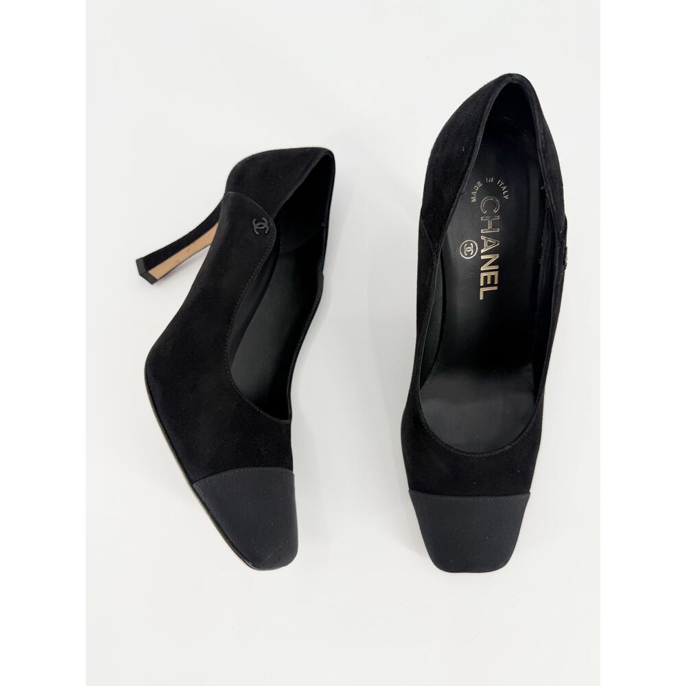 Chanel Cap Toe Pumps Fall Winter 2021 Black Suede Grosgrain Heels 38.5 Dust Bag - Picture 3 of 9